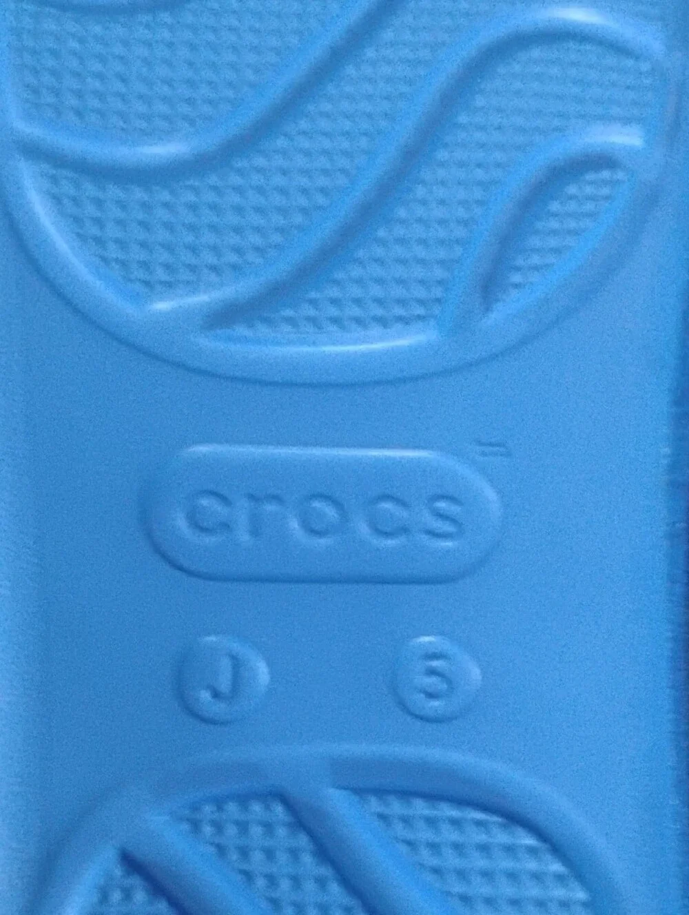 CROCS Girls Blue Snow White Sandals with Red Bow and Apple Charm, J5